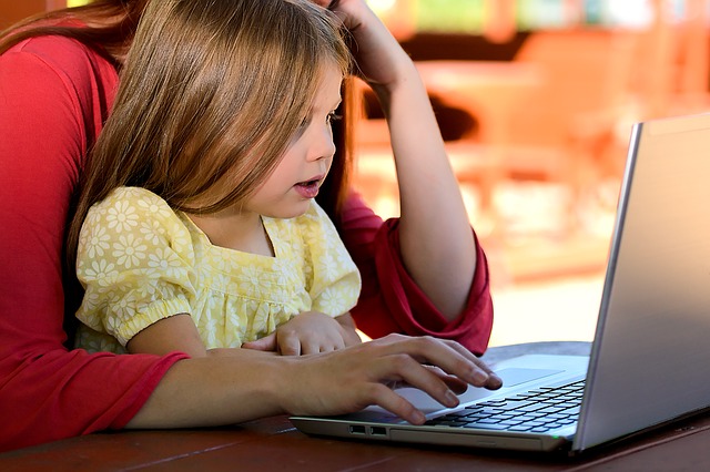 Kolik času by měli děti trávit s moderními technologiemi v ruce?